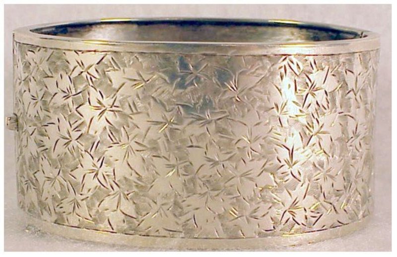 Victorian sterling hinged bangle hand engraved bracelet