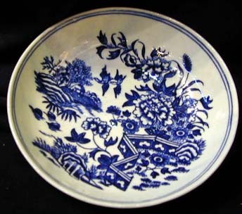 Worcester Dr. Wall period soft paste porcelain tea bowl