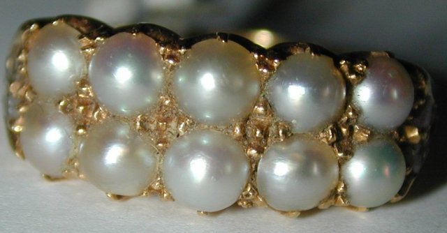 Ring with 10 natural pearls in 18K gold