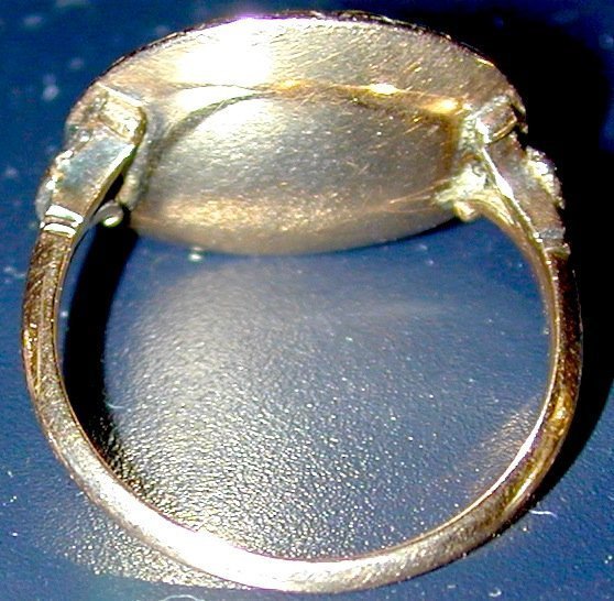 15K Georgian Ring, almondine garnets around moss agate