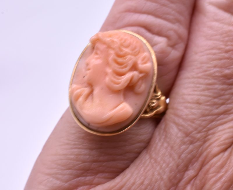 Austrian Art Nouveau 14 Karat Angel Skin Coral Cameo Ring C1910