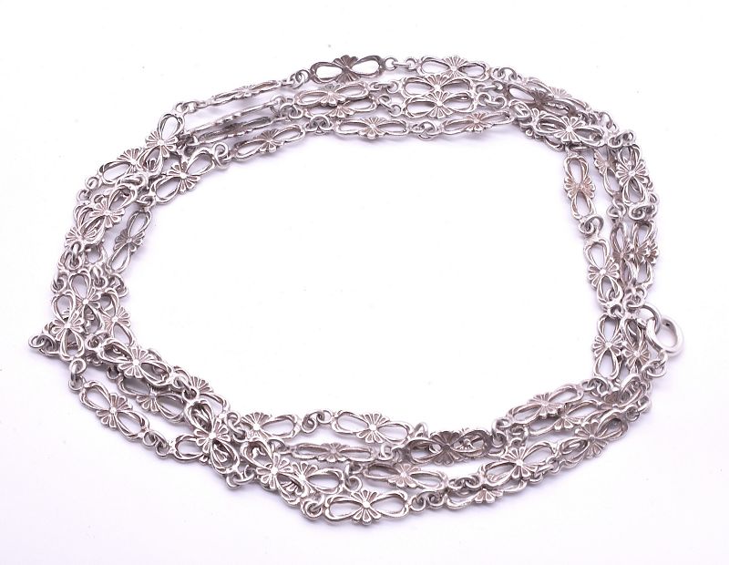 C1780 Georgian Sterling Muff Chain Made Up of Bow Links