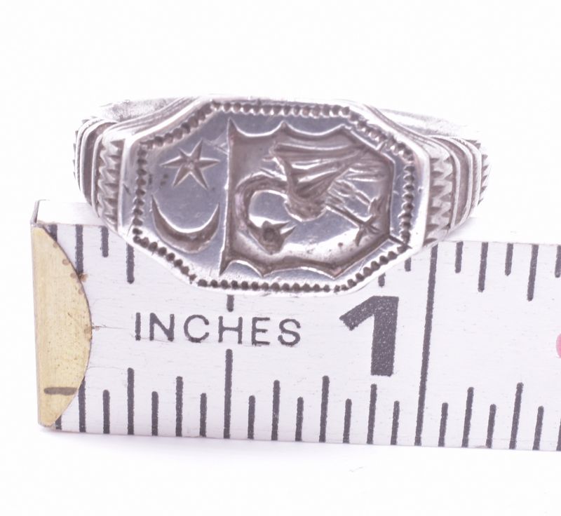 C1650 Medieval Signet Ring w Pelican In its Piety sz 11