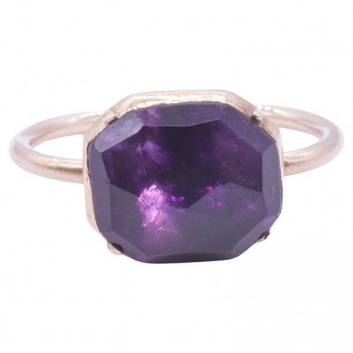 C1740 18K Queen Anne Amethyst Ring