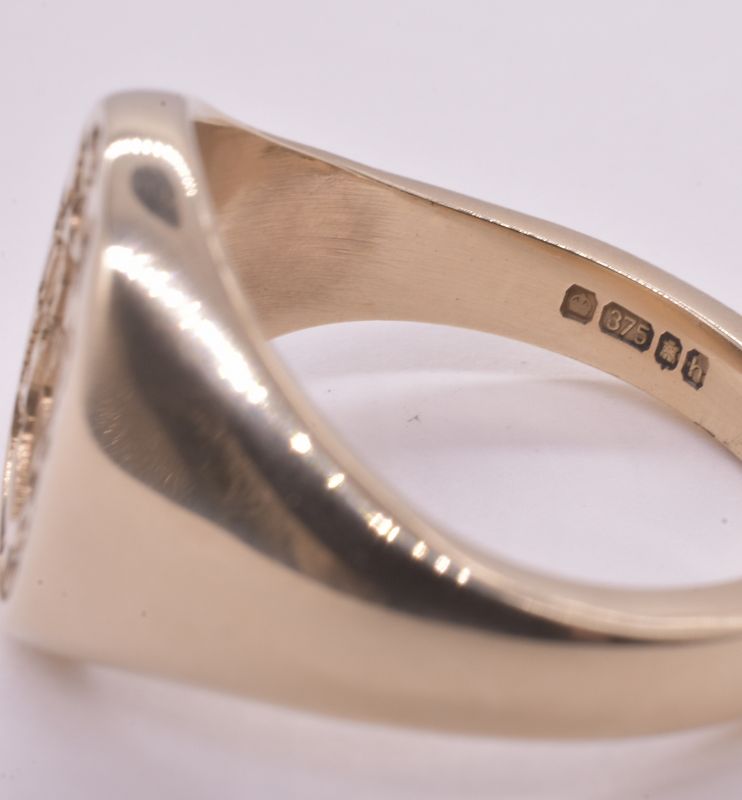 HM 2007 Signet Ring for Perrott family w Motto &quot;Amo Ut Invenio&quot; sz 5.5