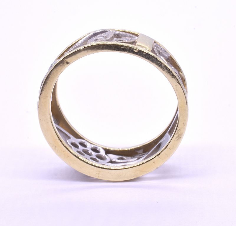 C1930 Gold and Platinum Flower Band Ring w Diamond Accents