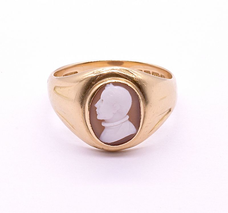 C1851 Hardstone Cameo  Signet Ring with a Gentleman in Profile