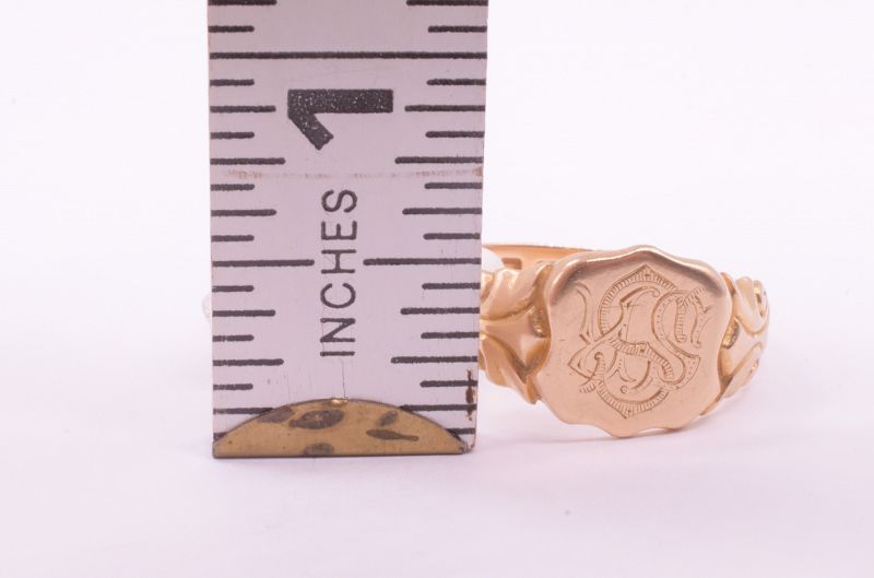 Antique Hallmarked 190918K Signet Ring with Monogram SSR or SRS