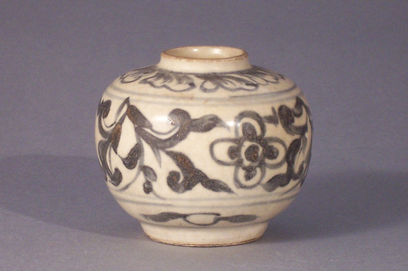 15th-16th C. Annamese Blue and White Jarlet, 7.6cm dia