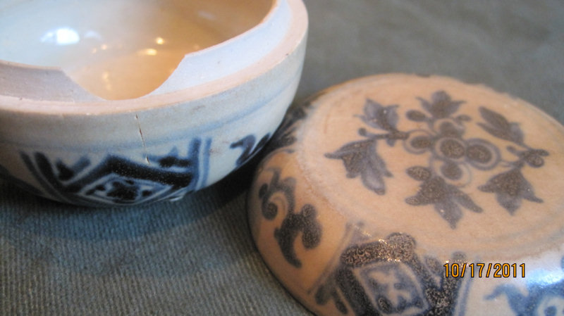 Two 15th-16th C Annamese Blue and White Porcelain Boxes