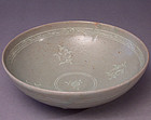 Korean Koryo dynasty slip inlaid celadon bowl