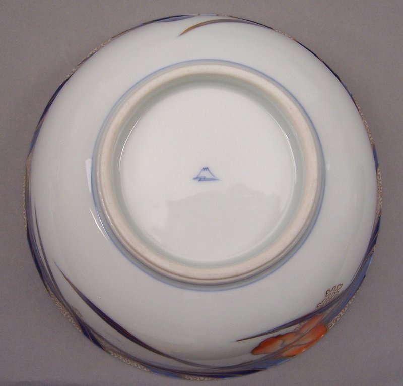 Fukagawa Iris pattern 7 1/4 inch diameter bowl