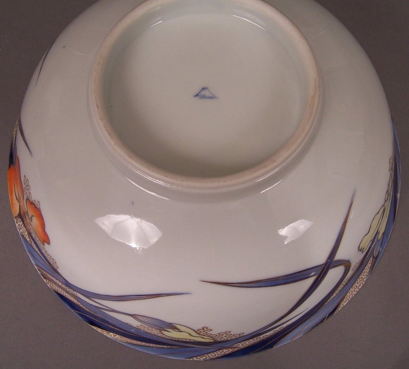 Fukagawa Iris pattern large 9 1/2 inch centerpiece bowl