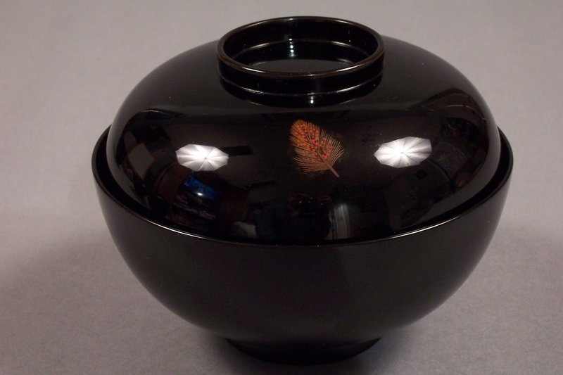 Zohiko lacquer covered bowl, 4.5 inch, with leaf motif
