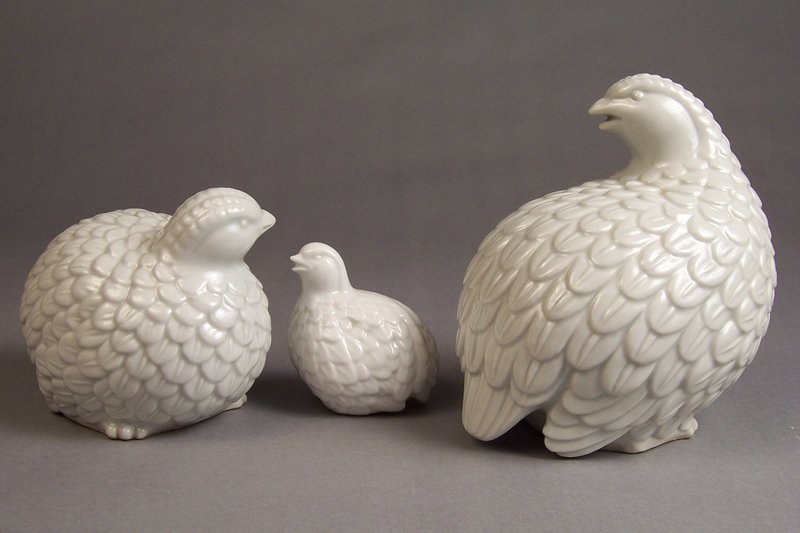 Japanese studio porcelain Quail family, 2 pieces plus 1