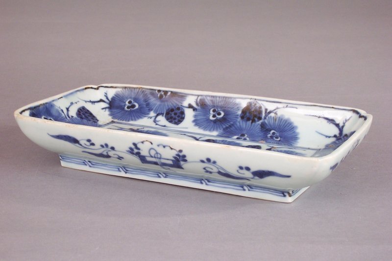 Japanese Ko-Sometsuke Porcelain Nagazara Tray Form Dish