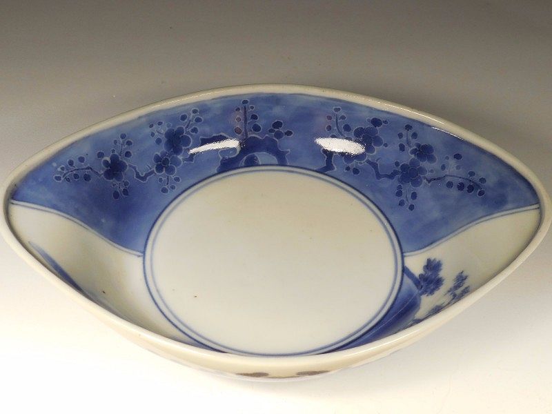 Japanese Porcelain Oblong Blue and White Porcelain Mamezara, Landscape