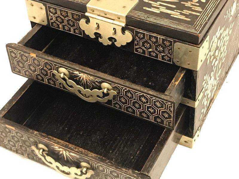 Korean, Joseon Dynasty MOP Inlaid Lacquer Cosmetic and Mirror Chest