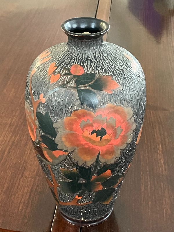 Large Japanese Taisho Era Totai Cloisonne Vase - Peonies & Butterflies