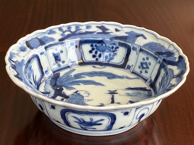 Arita Kilns Blue and White Foliate Bowl. Kraak Ware manner Decoration
