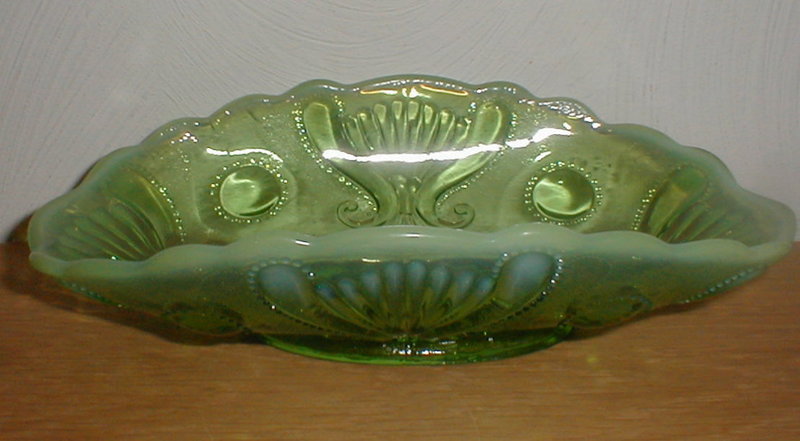 Green Opalescent Jewel and Fan Banana Bowl