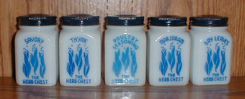 The HERB CHEST 5 Shaker Set