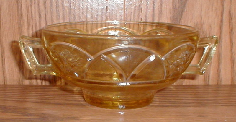 Amber &quot;Rosemary&quot; (Dutch Rose) Cream Soup Bowls