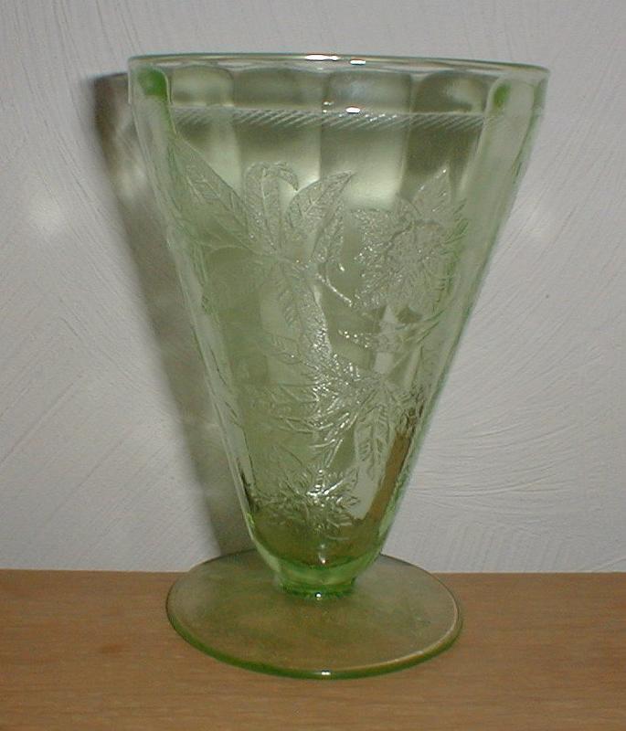 Green FLORAL Poinsettia 4 3/4&quot; 7 oz. Footed Tumbler