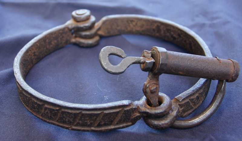 RARE Authentic 19thC Iron Slave Slavery Collar with Key