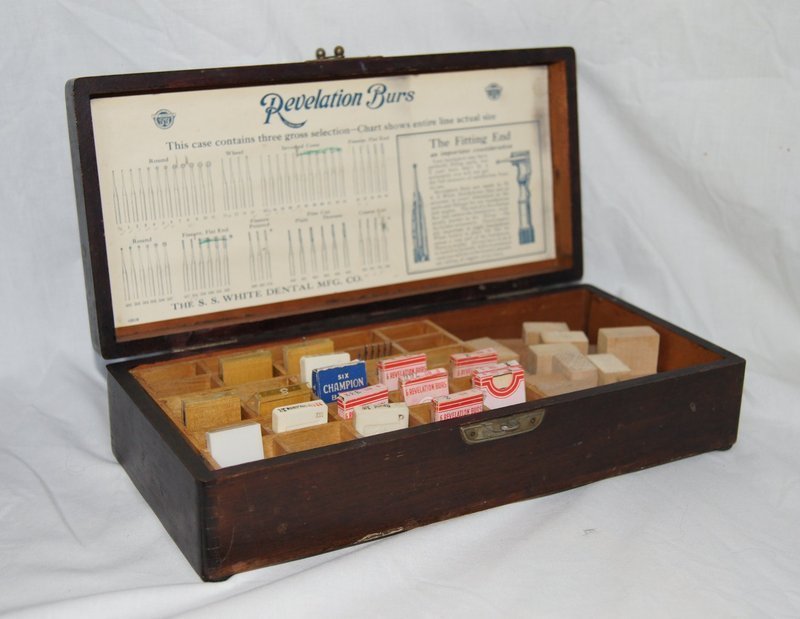 Vintage 1920s SS White Dental Dentist Burs Boxed Case