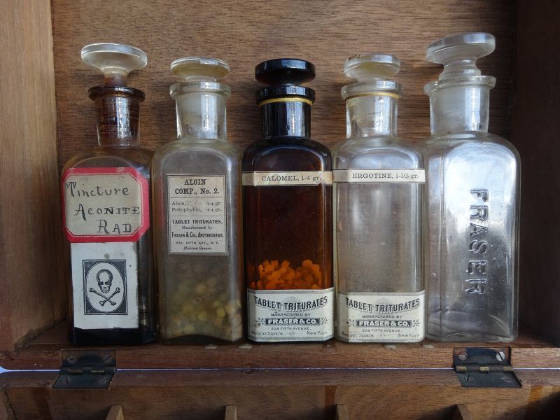 19thC Traveling Doctors Apothecary Medicine Chest w/ Opium Bottle