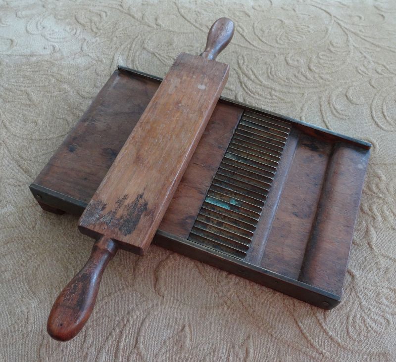 19thC Pharmacy Drugstore Apothecary Pill Machine  Pill Roller