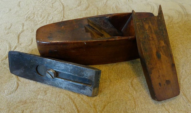 19thC Antique Smoothing Plane Coffin Shaped Woodworking Tool