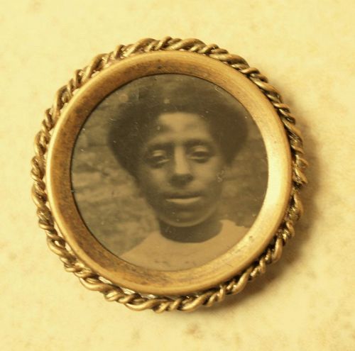 C1890s RARE Mourning Pin Brooch Tintype of African American Woman