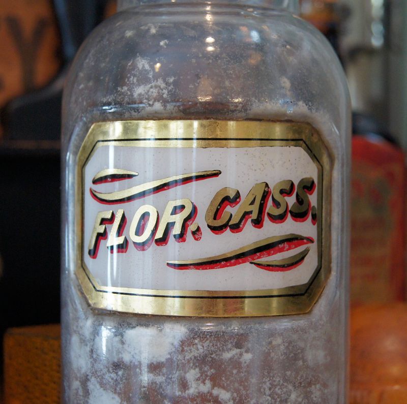 1862 Civil War Era Apothecary LUG Bottle with label FLOR CASS