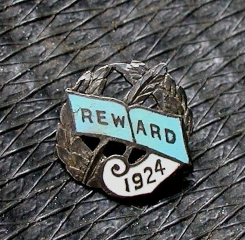 Tiny 1924 Olde School Teacher Student Merit Award Pin