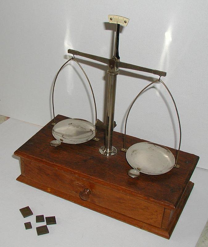 1900s Vintage Oak Apothecary Prescription Balance Scale