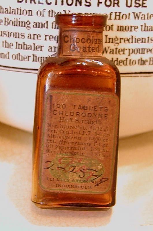 Lilly CHLORODYNE Pharmacy Apothecary Bottle w/CANNABIS
