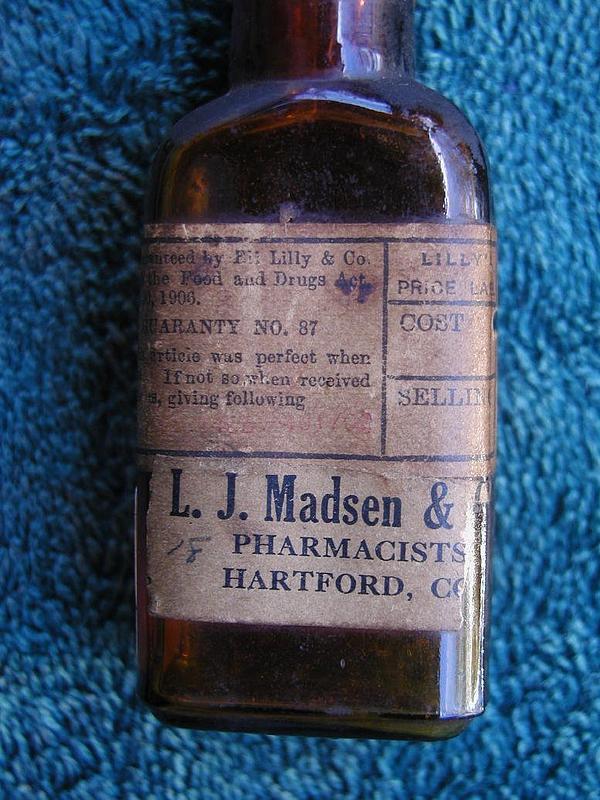 Lilly CHLORODYNE Pharmacy Apothecary Bottle w/CANNABIS