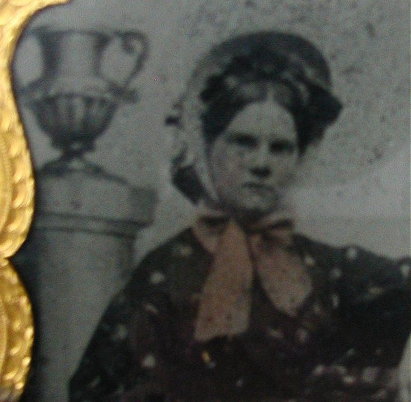19thC 2 Tin Type Photos Civil War Era Women Double Gutta-Percha Case
