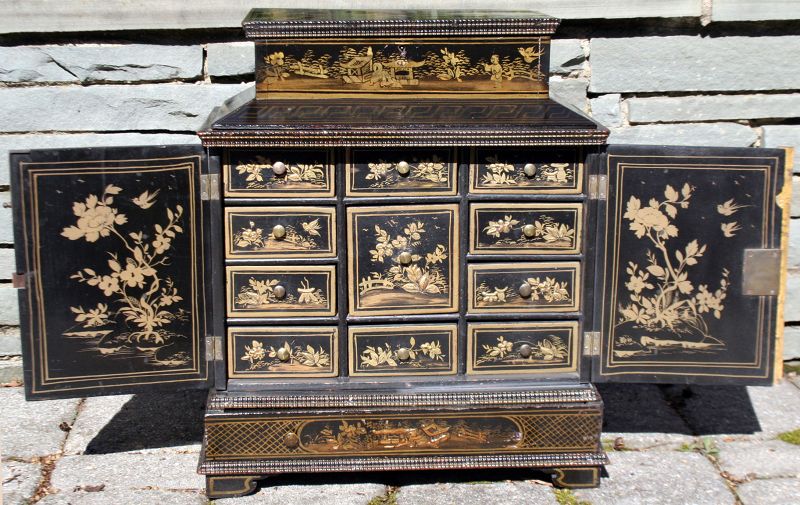 Chinese Export Black Lacquer Jewelry Chest