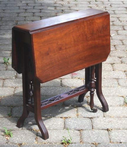 Fine English Sunderland Table in Mahogany