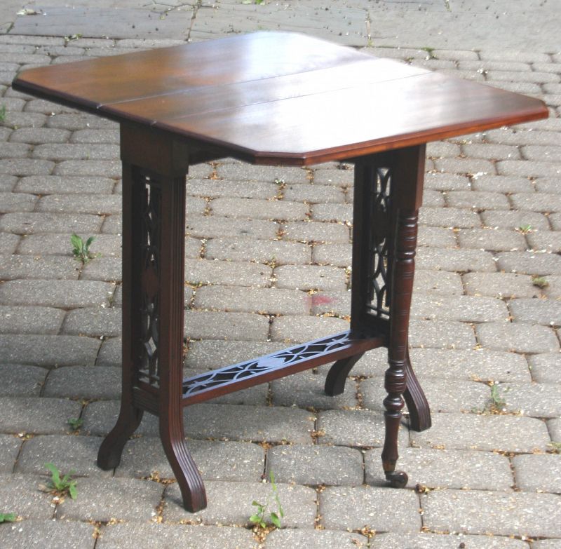 Fine English Sunderland Table in Mahogany