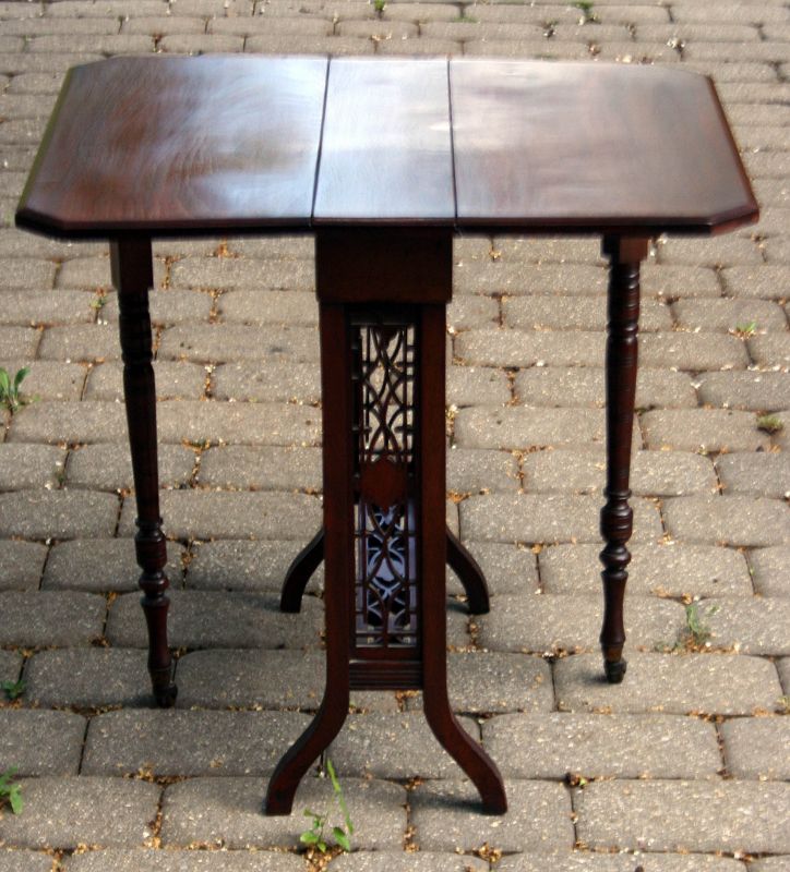 Fine English Sunderland Table in Mahogany