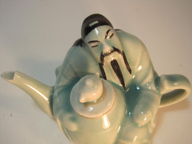 Early 20th C. Chinese Porcelain Figurine Teapot / Wine