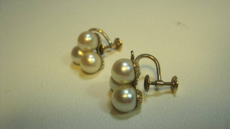 Beautiful Cultured Pearl Earrings