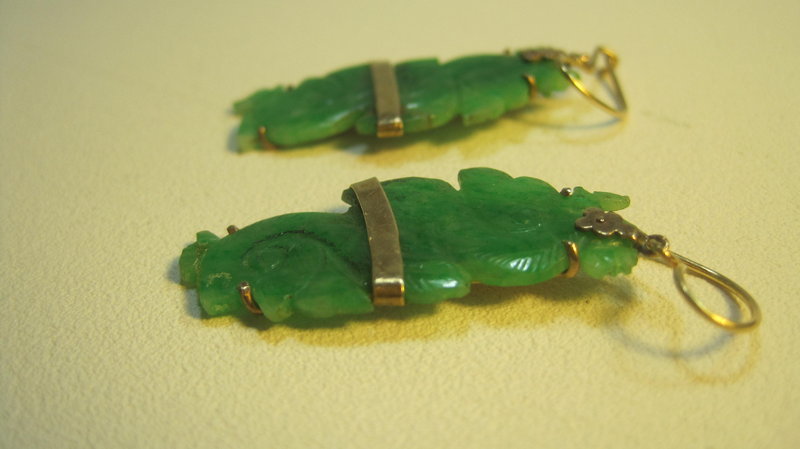 Beautiful Vintage Chinese Jadeite 14K Earrings