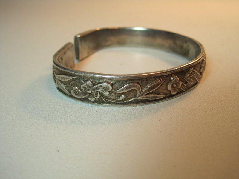 A Beautiful Early 20th C. Chinese Silver Bangle Marked