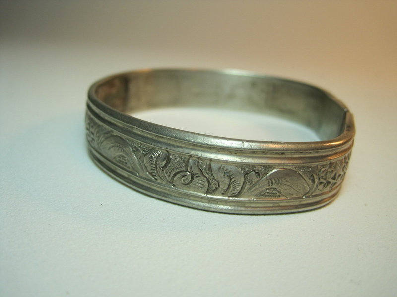 Early 20th C. Chinese Silver Bangle