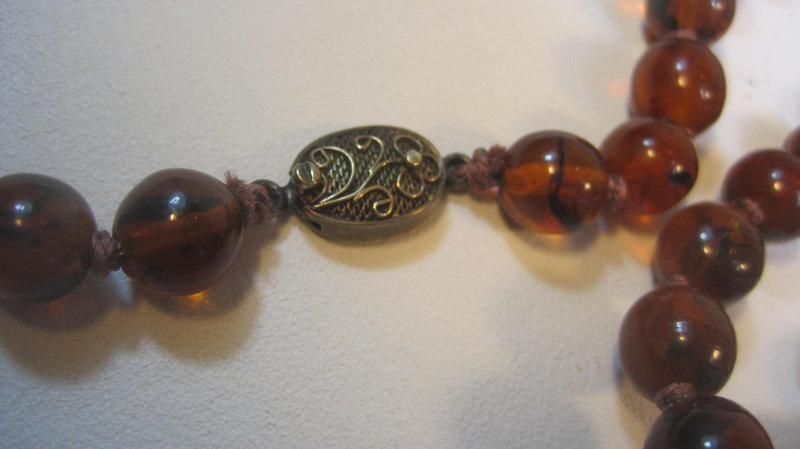 Beautiful Vintage Chinese Amber Necklace
